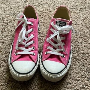 Pink low top converse size 9